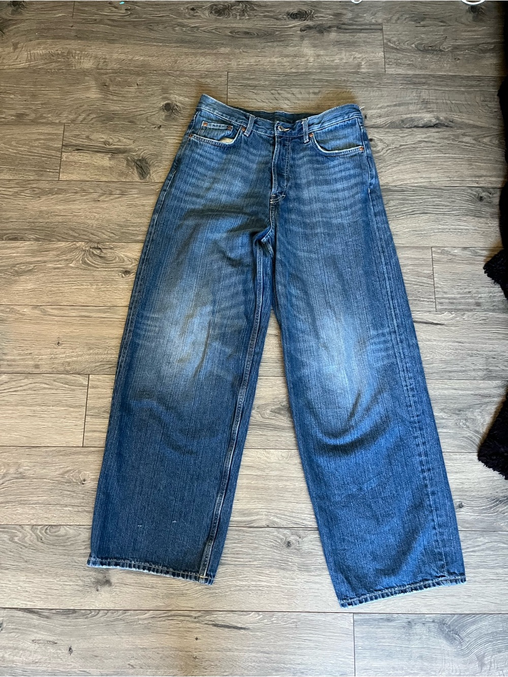 Weekday Relaxed Wide-Leg Jeans in Faded Blue